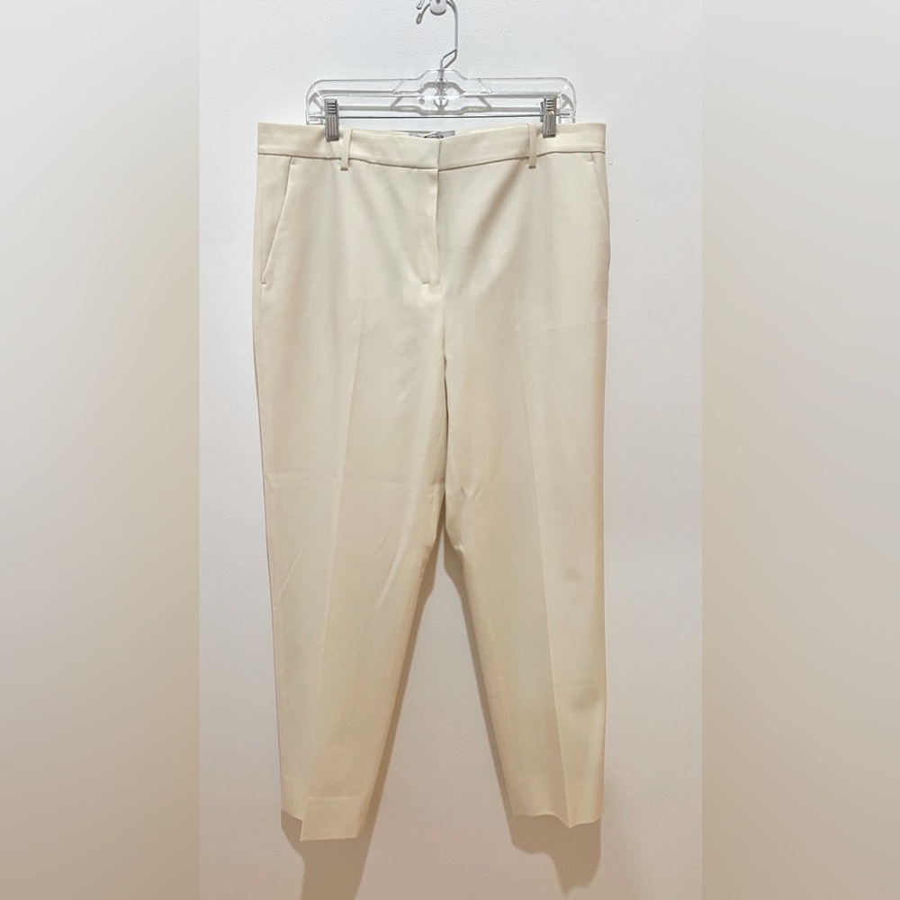 New with tags M.M. Lafleur professional pants in white/cream colored